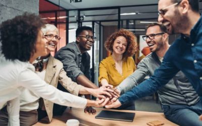 Confianza en acción: El cimiento invisible que transforma equipos y organizaciones